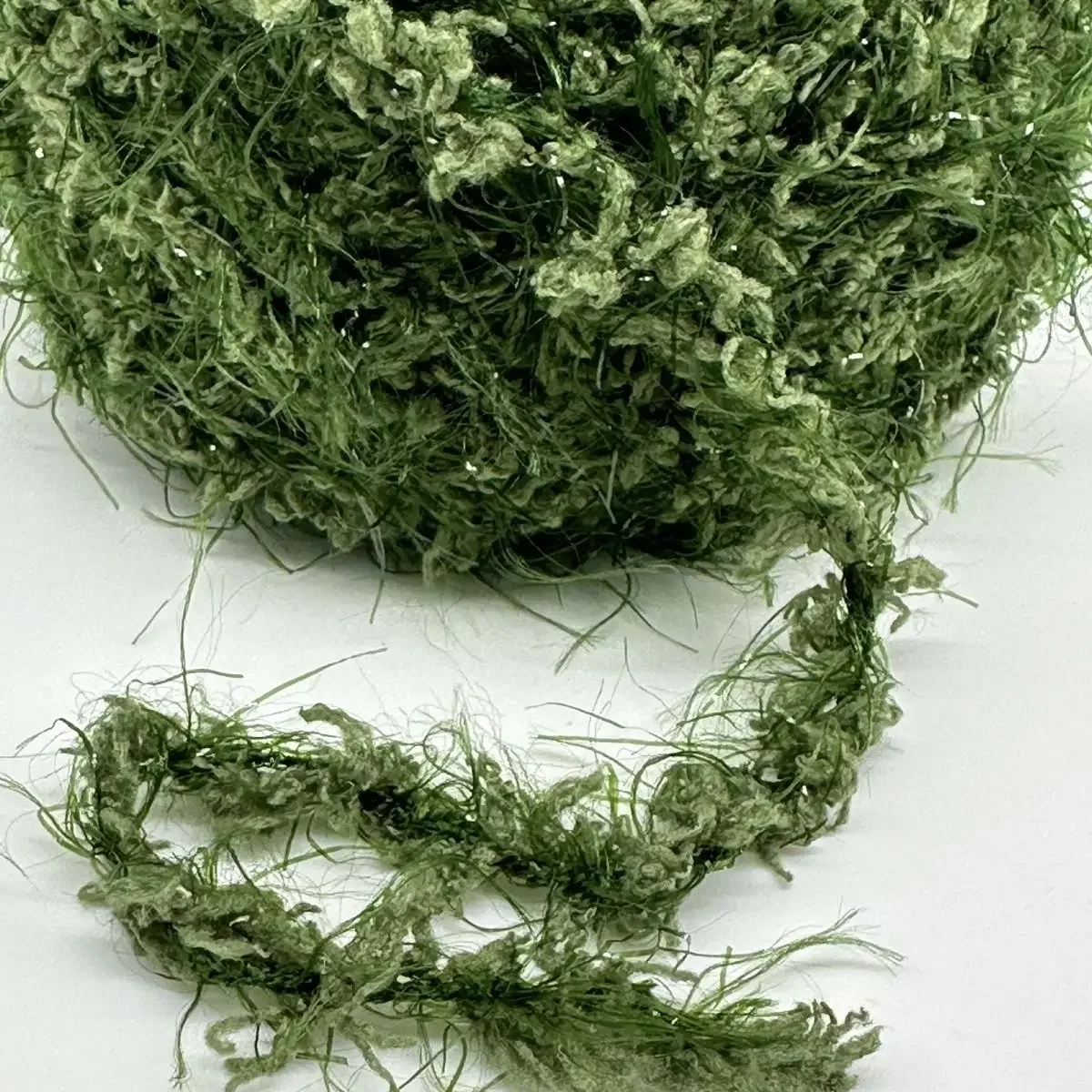 Fio de cabelo longo verde com lantejoulas árvore de natal lã verde pacote de material diy com fiação macia 100g fio de carpete musgo