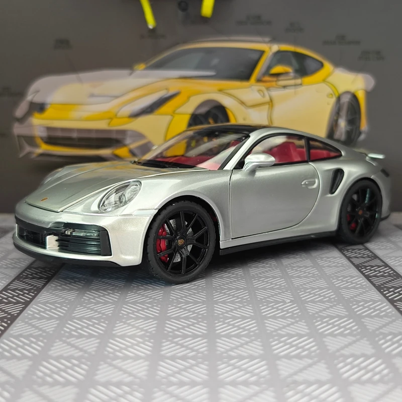

1:24 simulation Porsche 911 alloy car model, doors and engine hood, trunk can be opened, sound and light return power sports car