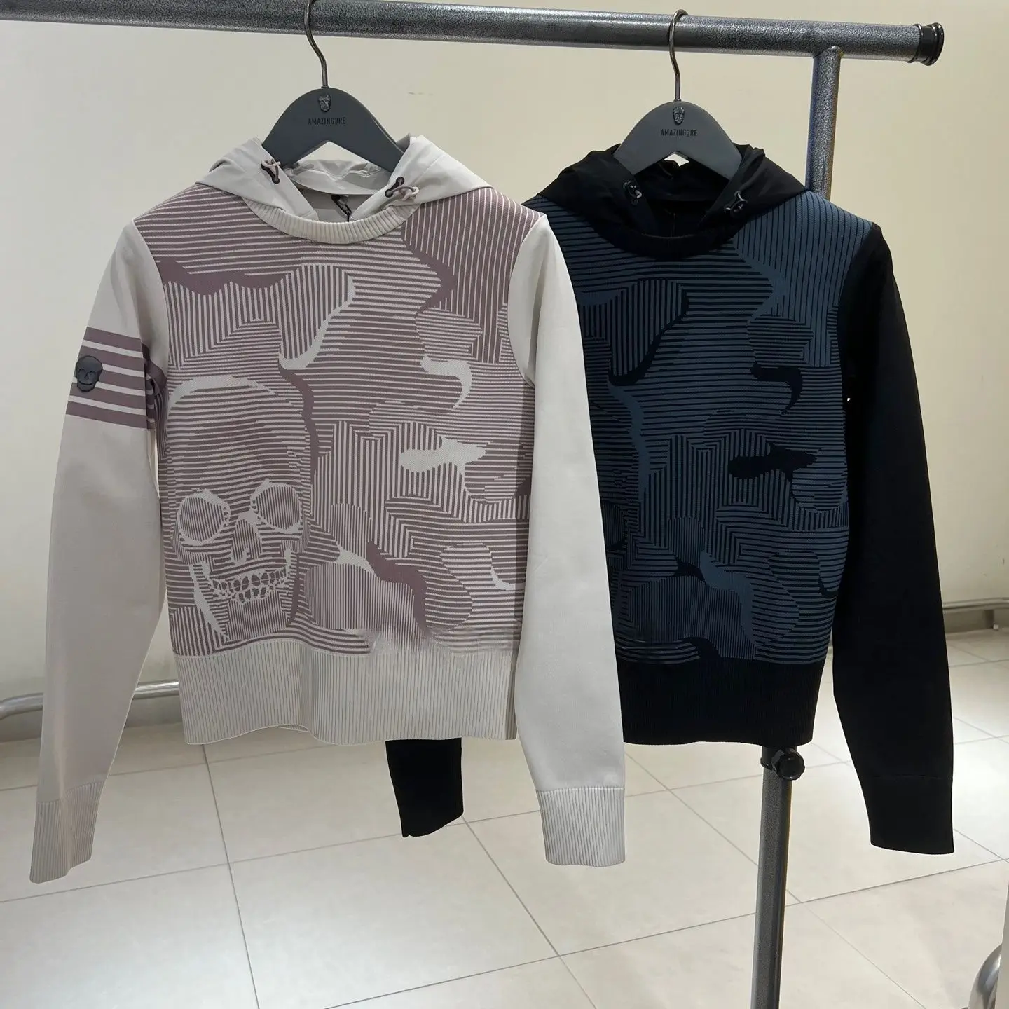 

New Fall/Winter Golf Apparel: Women's Hooded Pullover with Detachable Hood, Knit Two-Tone Skull Jacquard Pattern Top