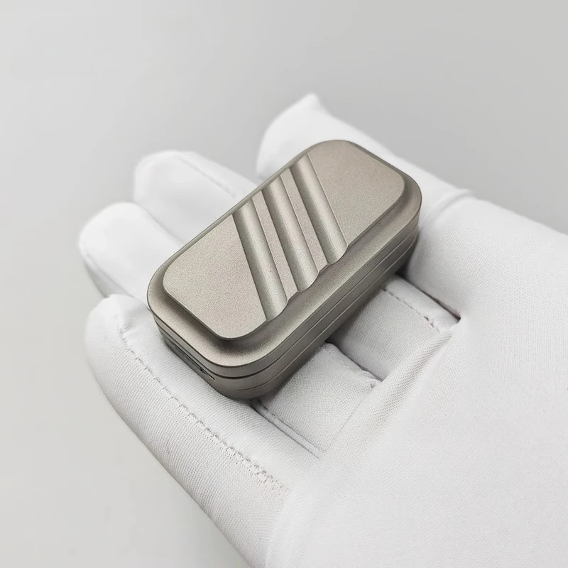 

Li Li Sugar Titanium Alloy Mechanical Medium Plate Dense Dingding Metal Fingertip Push Plate Decompression Desktop Toy Gift