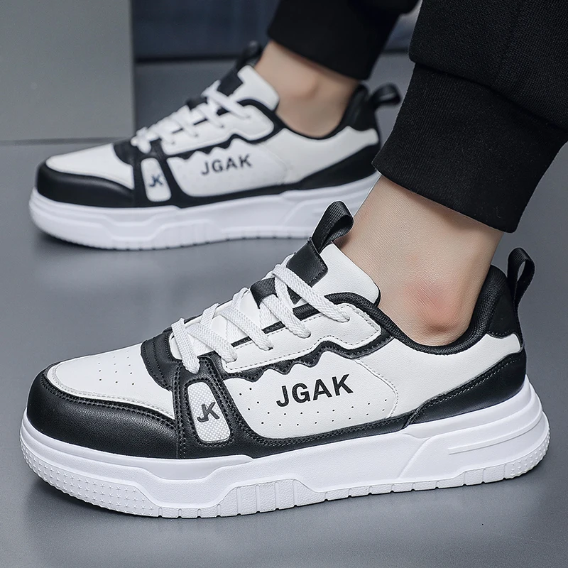 أحذية رجالية ربيعية جديدة قابلة للتنفس، أحذية رياضية كاجوال متعددة الاستخدامات وعصرية، أحذية رياضية بيضاء مضادة للانزلاق ونعل ناعم ومنخفضة