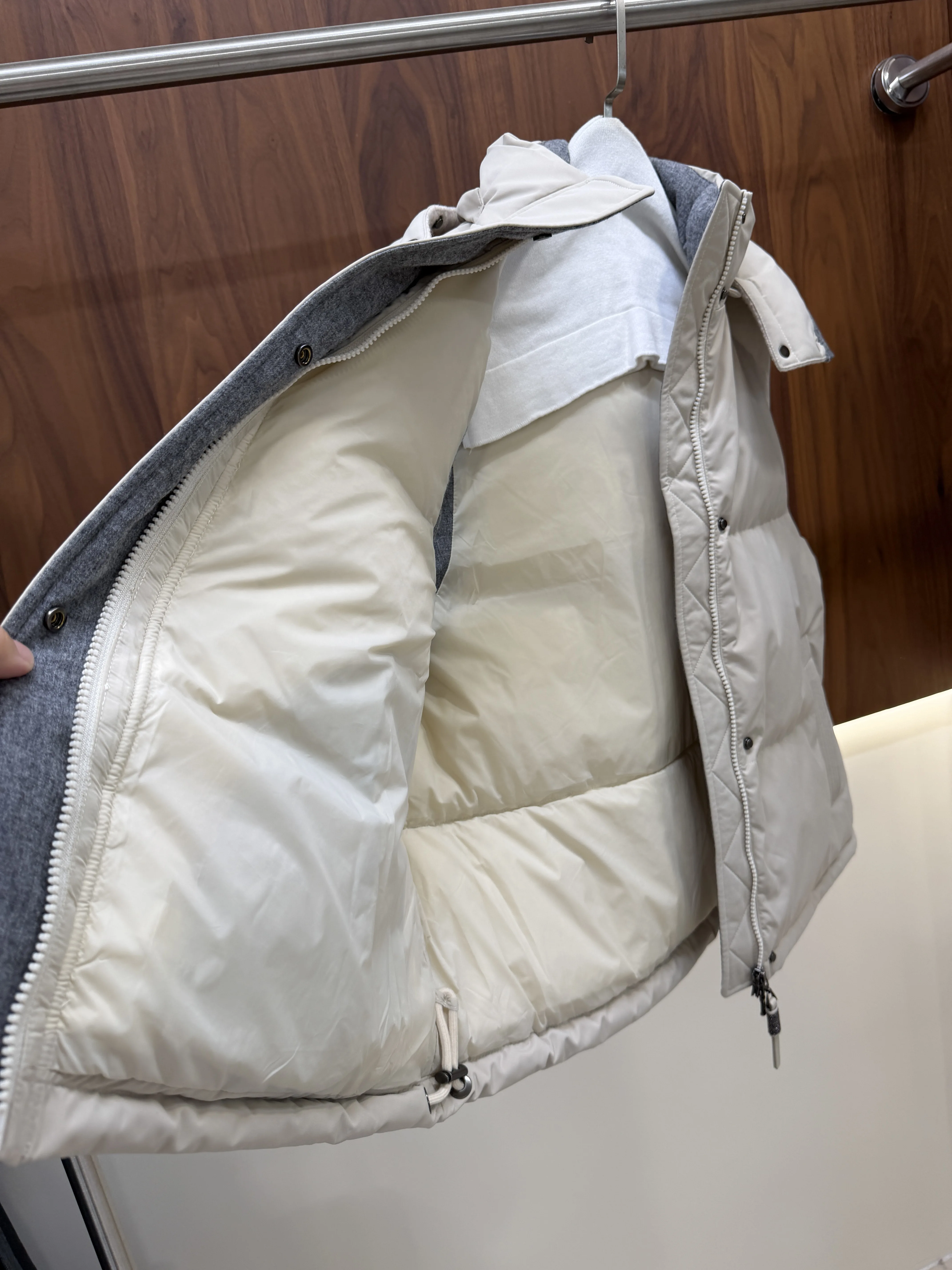 2026 Fall/Winter Women's Hooded Zip-Front Down Vest