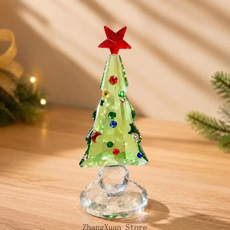 Bunte Kristall-Weihnachtsbaumfigur mit fünfzackigem Stern, facettierter Oberfläche und runder Basis für die Regalpräsentation – Detail 3