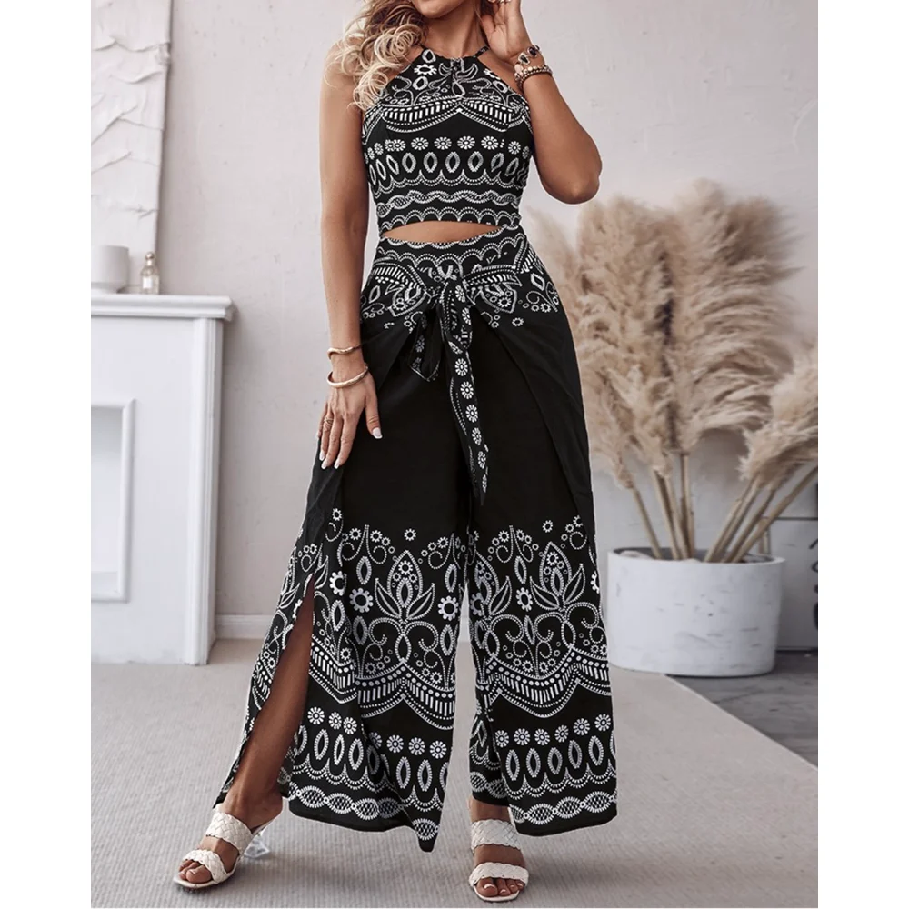 

2 Pieces Summer Vacation Floral Print Outfits For Women O Neck Spaghetti Strap Top and Pocket Design Shorts Set Streetwear、