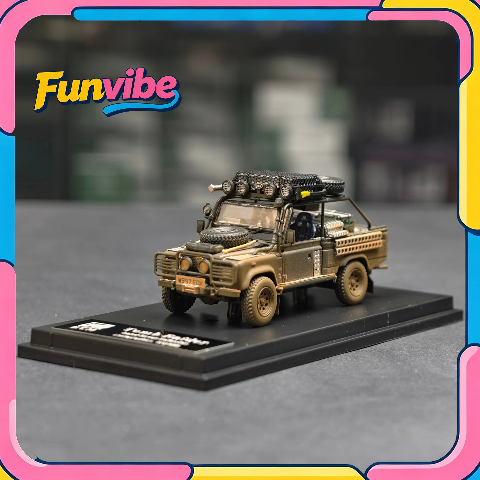 

DCM 1/64 Land Rover Defender 110 Tomb Raider Movie Edition Alloy Diecast Car Model Simulation Collection Cars for Boy Toys Gift