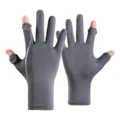Gris oscuro