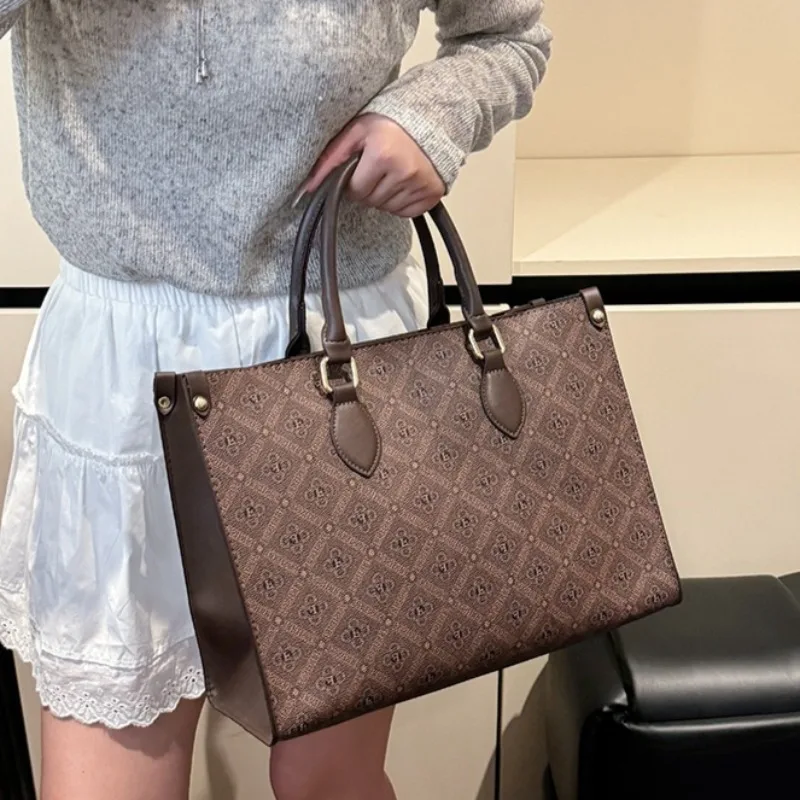

Premium Niche Girls' Tote With Unique Feature Design, Versatile For Light Luxury Commuter Summer Practical Applications