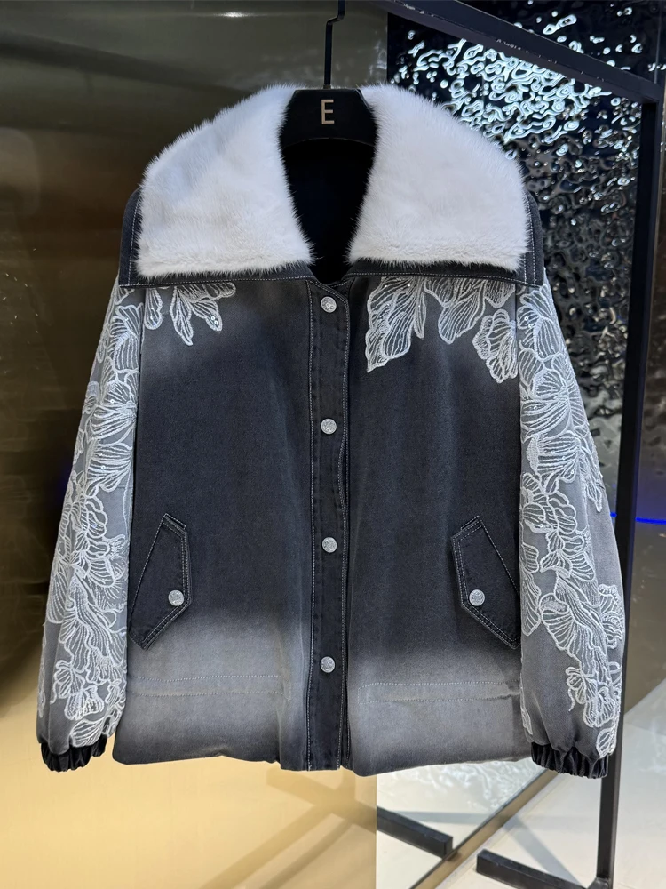 

Winter 2025 New Sle Loose Collar Water Rabbit Fur ort Coat Embroidered Lace High End Jeans Women's Fur Jaet Commute Wind