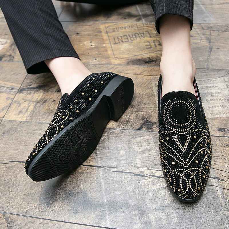Spring and Autumn New Loafers Shoes Men Pointed Suede Fashion Comfortable Casual Shoes Trendy Gentleman Leather Shoes