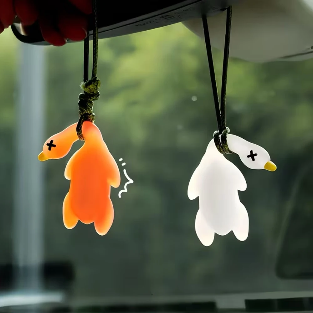 Photochromic Roast Duck Car Hanging Ornament, Changes Color in Sunlight, Creative Car Accessory, Cute Duck Interior Decoration, Fun Steering Wheel Pendant, Holiday Gift