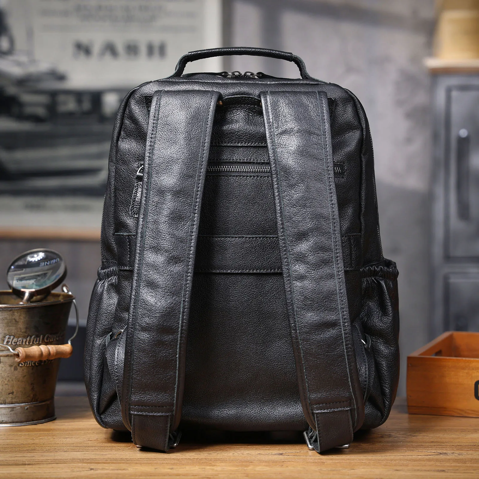 Lässiger Echtleder-Rucksack für Herren, Laptop-Tasche für Männer, Reisetasche aus hochwertigem Rindsleder, modischer Preppy-Stil. – Detail 11