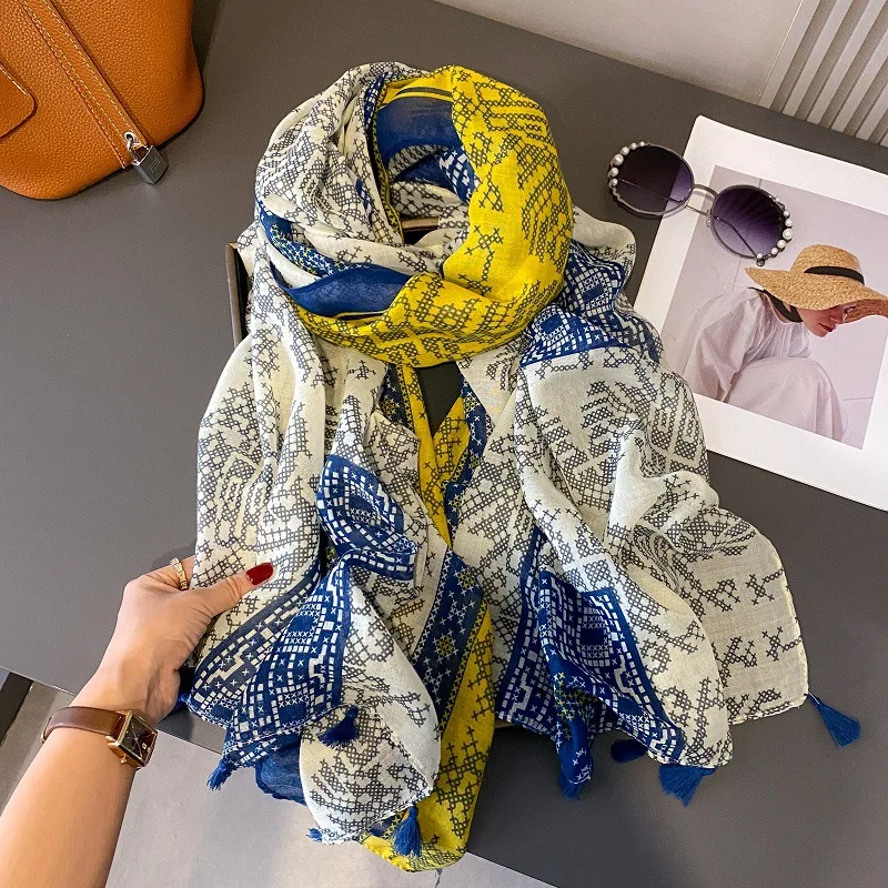 31 Design Fashion Bohemina Paisley Floral Tassel Viscose Shawl Scarf High Quality Wrap Pashmina Stole Bufandas Muslim Hijab 2024