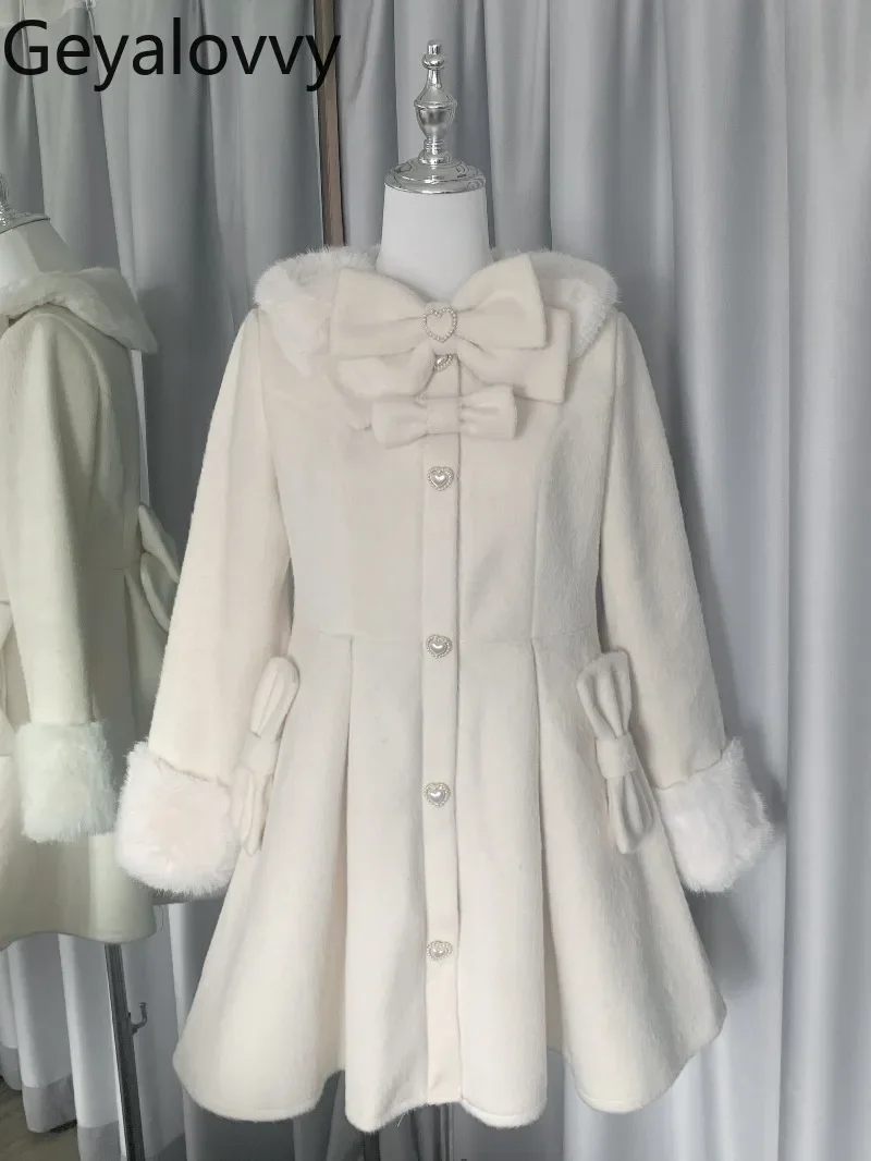 เสื้อโค้ทขนสัตว์สไตล์อนิเมะสาวหวาน ดีไซน์ญี่ปุ่น รุ่นใหม่สำหรับฤดูใบไม้ร่วงและฤดูหนาว เอวสูง ทรงเข้ารูป แต่งโบว์น่ารัก ขนฟู นุ่ม สวมใส่สบาย แจ็คเก็ตตัวยาว