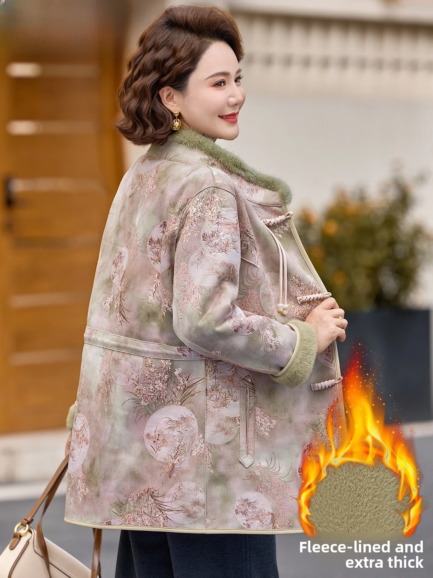 

New Chinese Sle Women's Fur Coat Winter Clothes Inteated Leather And Fur Coats for Middle-Aged And ly Ladies