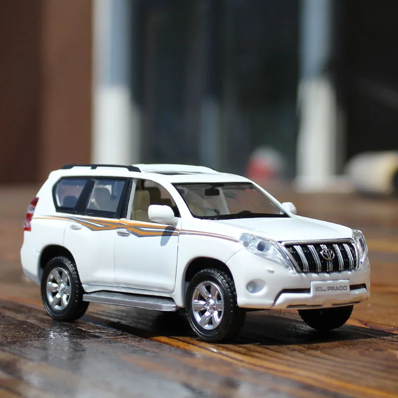 1/32 Toyota Land Cruiser Prado SUV Toy Car Model Diecast Metal Vehicle Pull Back Sound & Light Collection Gift For Children Boys