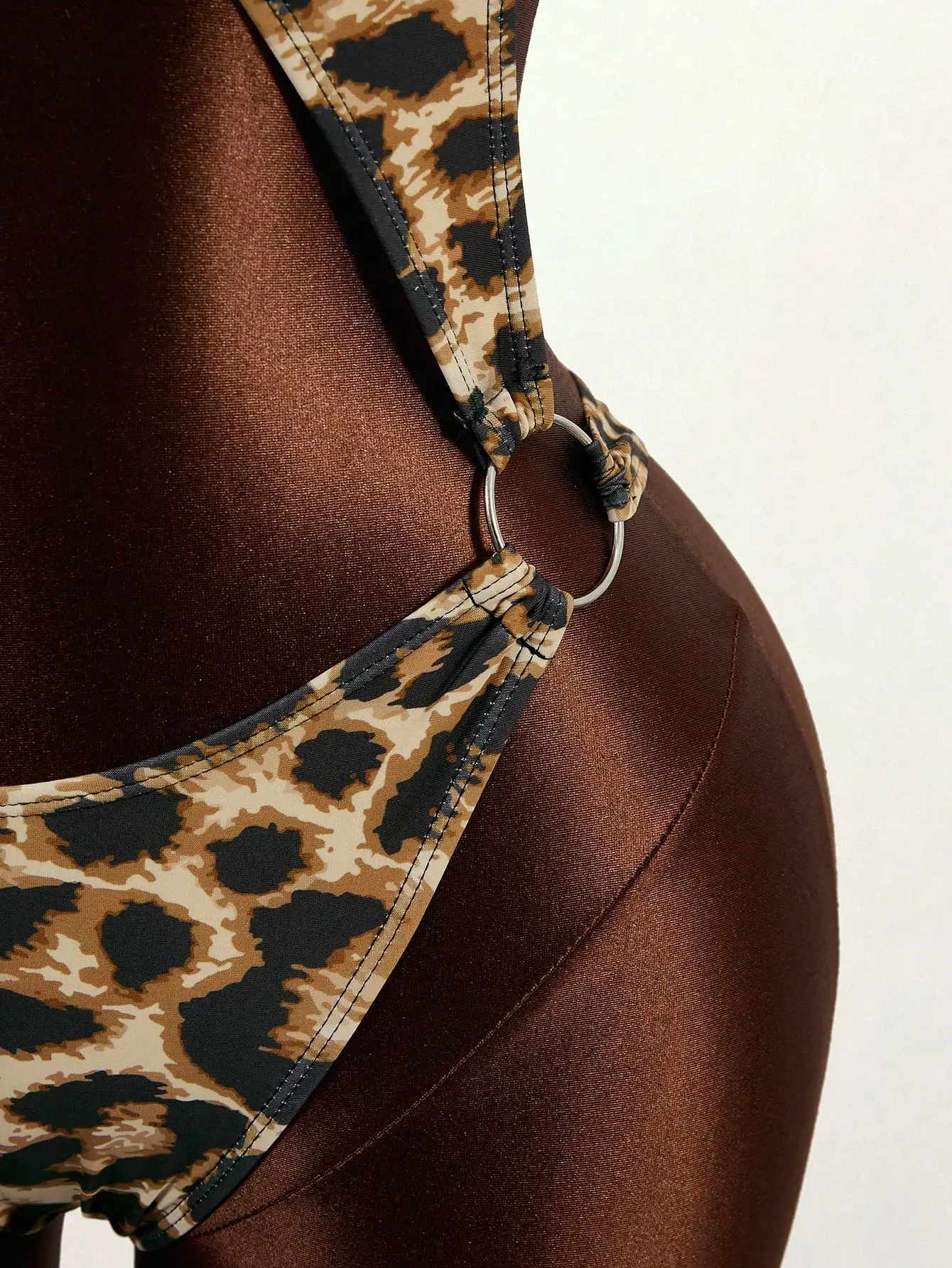 

Sexy Leopard Print Asymmetrical Bikini Set With Ring Detail For Beach Vacation