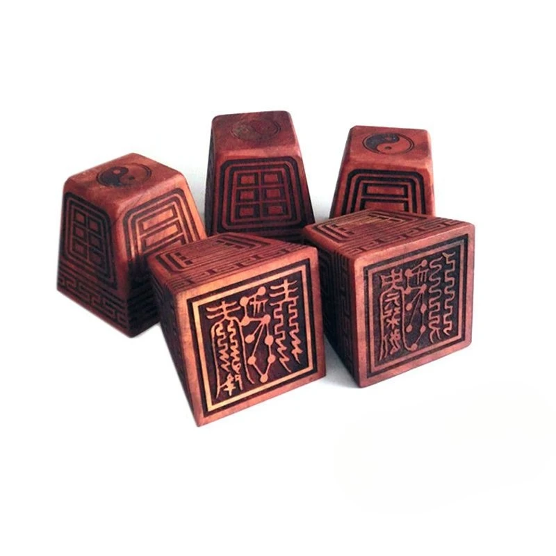 

The complete set of methods used in Taishang Chiwen Dongshen Sanlu contains five lightning strikes on jujube wood