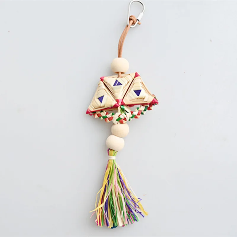 1 Pc Random Style Pet Parrot Bird Chew Toys Handmade Natural Straw  Chewing Bite Hanging Cage Bell Swing Climb Playing Pendant