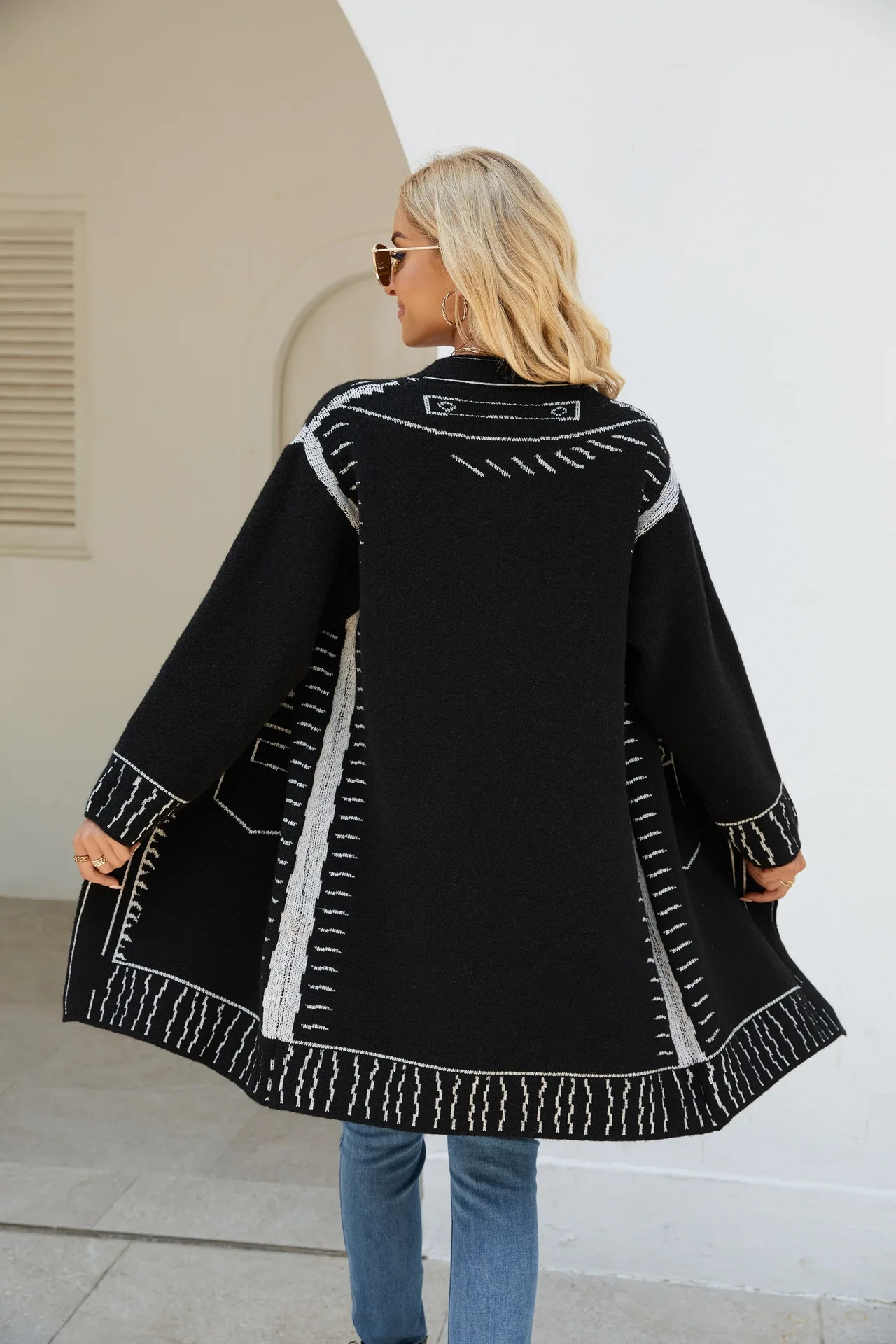 2024 Autunno/Inverno Modello di Moda Jacquard Maglia da Donna Cardigan Lungo Lavorato a Maglia Allentato con Scollo a V Maglione di Moda Cappotto