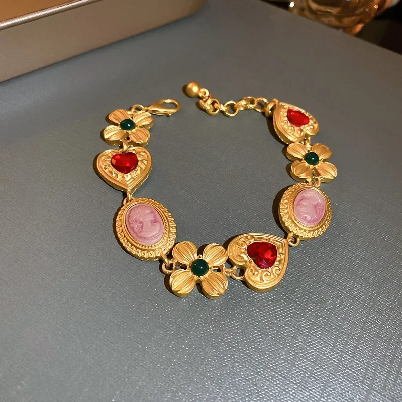 Medieval Vintage Flower Portrait Necklaces for Women Heart-shaped Rhinestones Bracelet Palace Dangle Earrings Jewellery Sets K