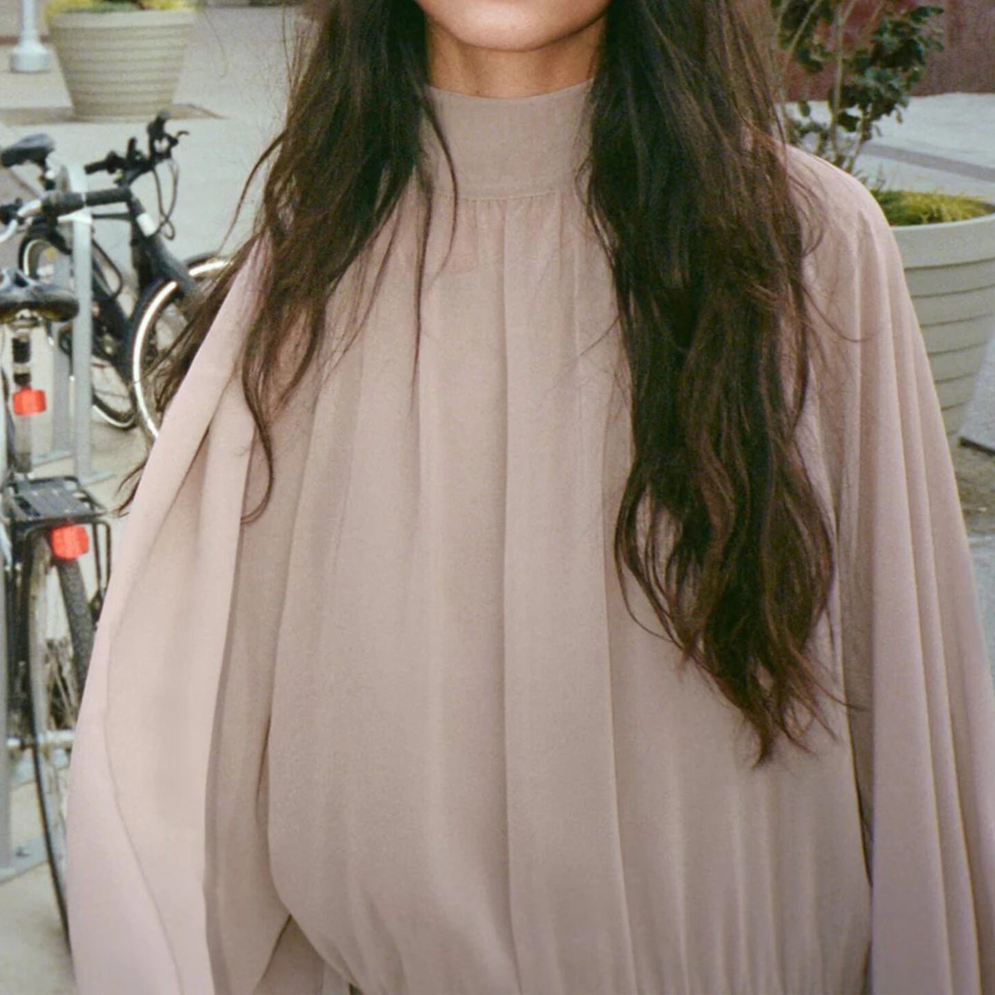 Z 2025 Nuevo Vestido Corto de Moda con Decoración de Lazo de Mariposa, E Vestido Largo Ajustado de Manga Larga pa...