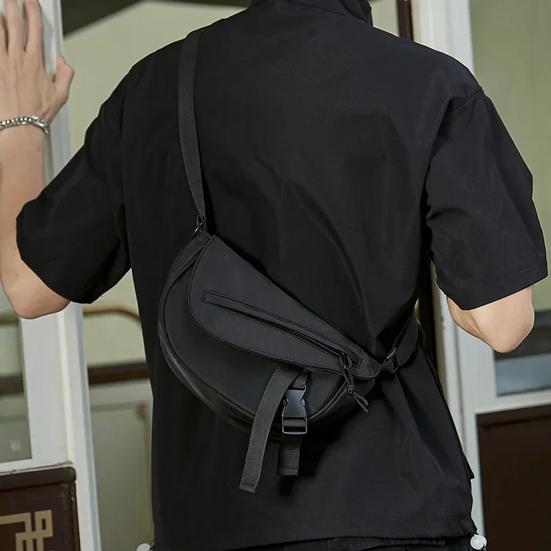 

Men's Crossbody Bag Ins Fashion Single Shoulder Bag Japanese Style Casual Small Backpack for Students sacoche homme bolso sac 가방