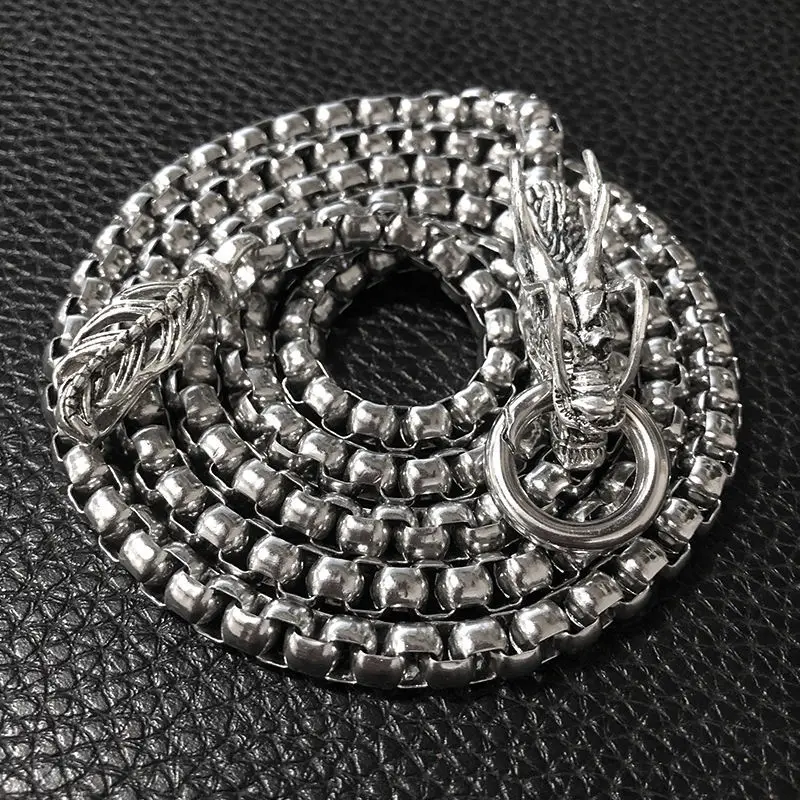 Multifunction Outdoor Portable EDC Self-defense Necklace with Stainless Steel Keel Whip