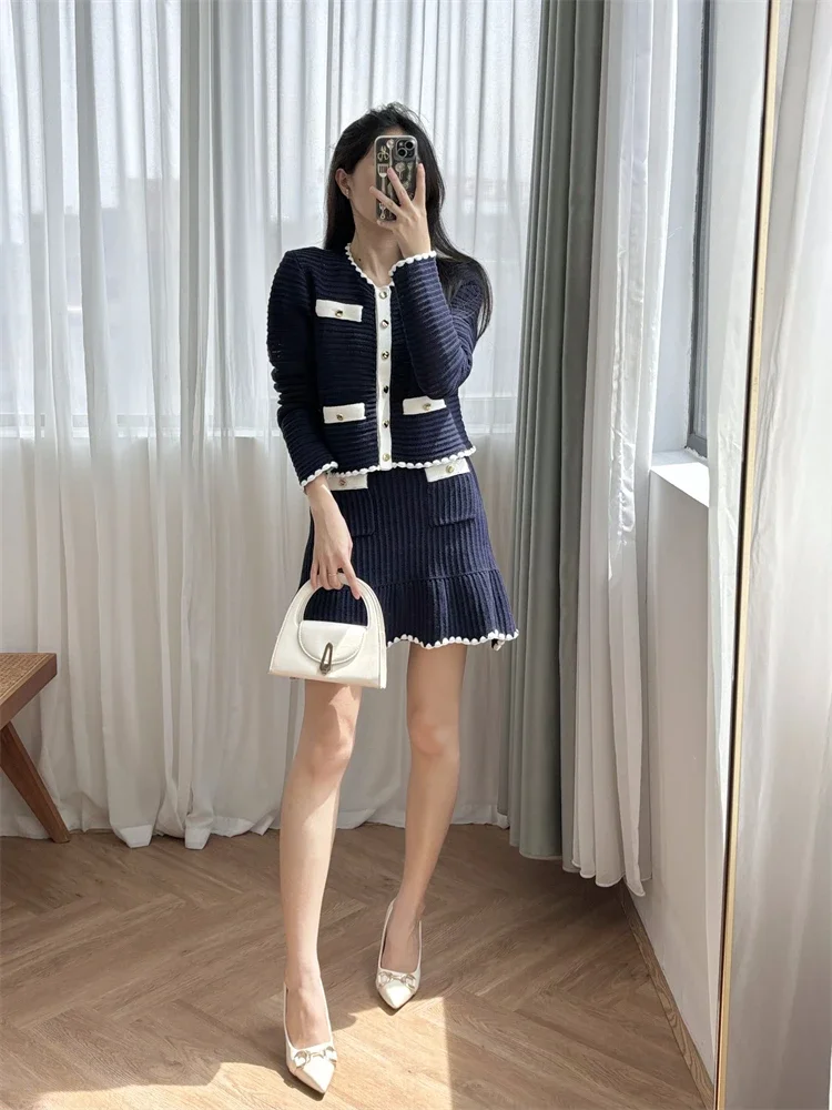 Two piece set club Luxury Tibetan Blue Set Round Neck Long Sleeve Knitted Cardigan and Half Skirt Wealthy heiress 2024 Autumn
