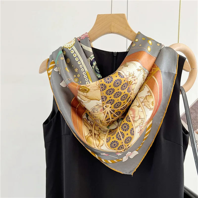 Hot Air Balloon Prin Mulberry Silk Scarf Wrap Shawls 110CM Silk Square Scarves Large Hand Rolled Edges Foulard Christmas