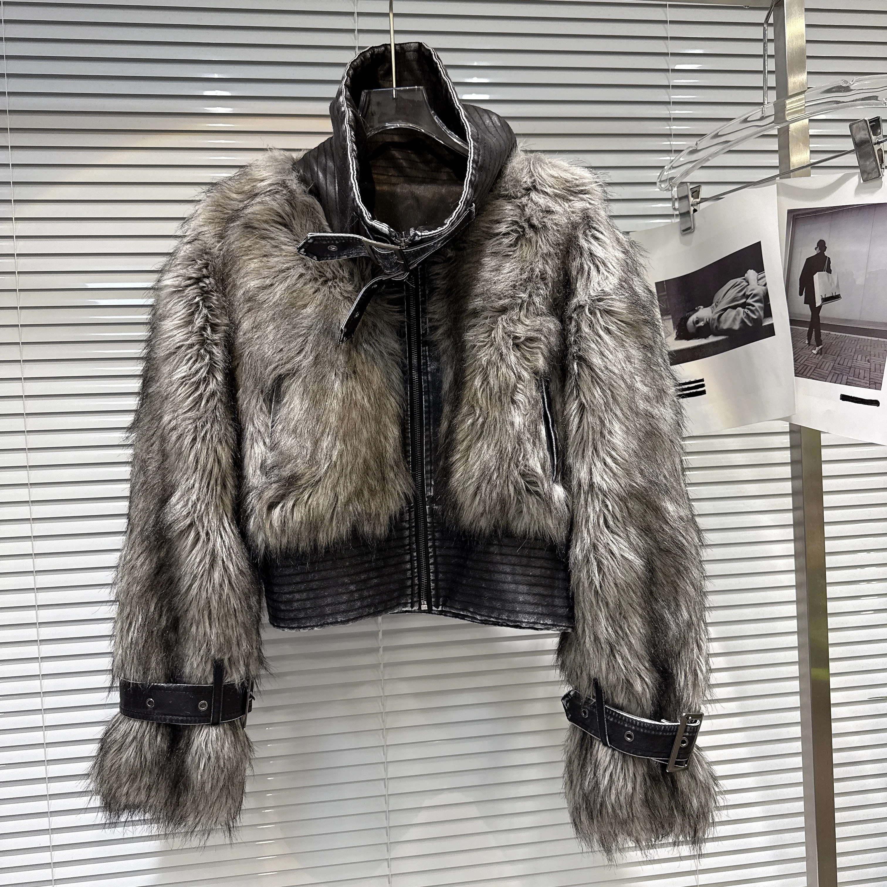 2025 شتاء جديد حلو كول حار بنات صديقة للبيئة الفراء والجلود تصميم معطف الفرو قمة فاخرة رقيق الدافئة قصيرة فروي سترة #3