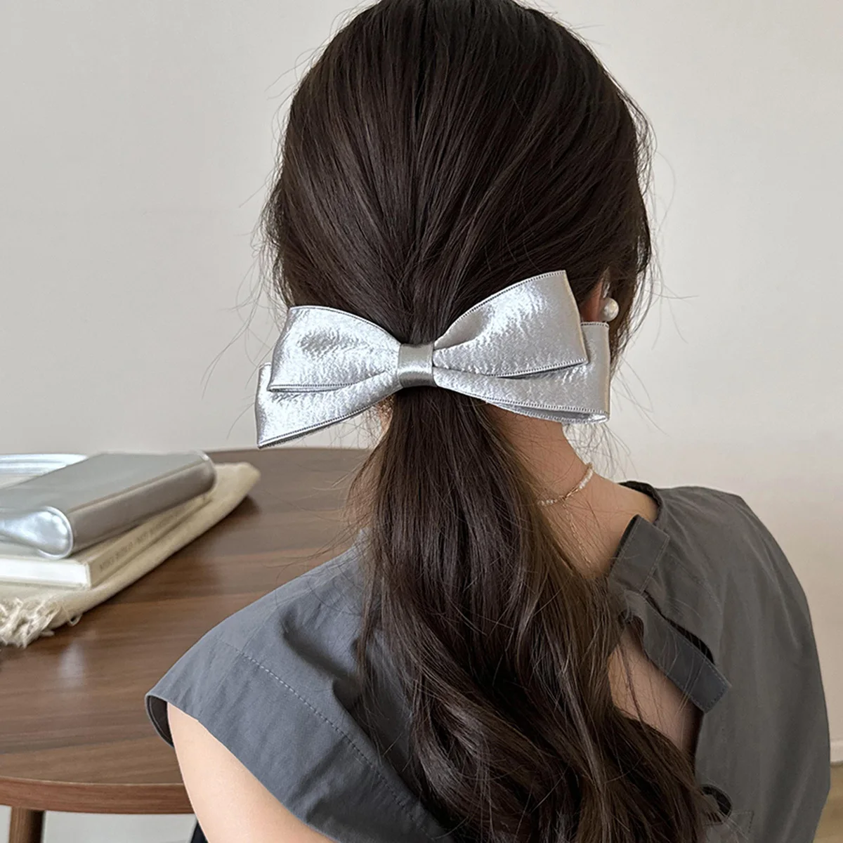 New Silver Satin Bow Hair Clip for Woman Side Parting Korean-style Duckbill Clip Fashionable and Minimalist Sweet Hair Accessory