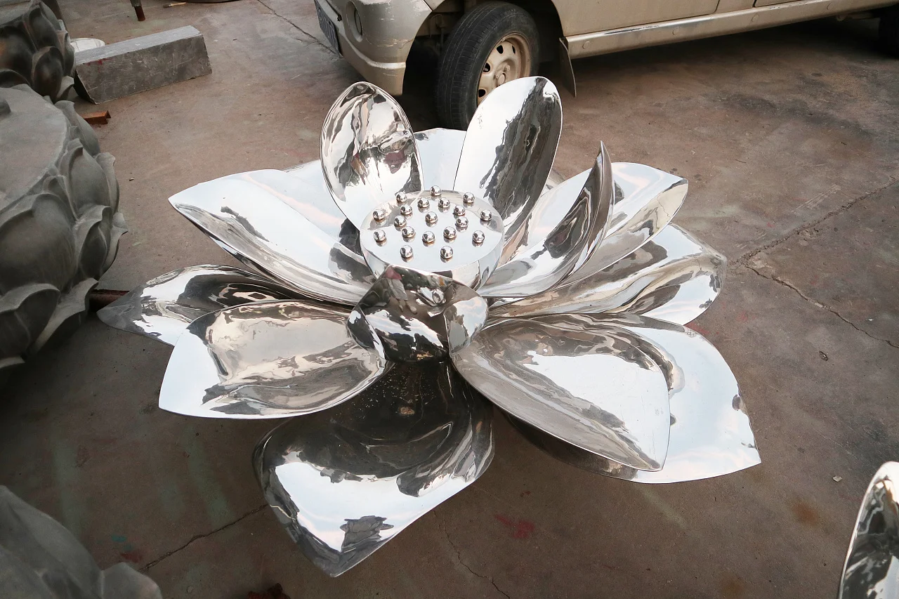 La migliore scultura di fiori in acciaio inossidabile argento metallo lucido di alta qualità