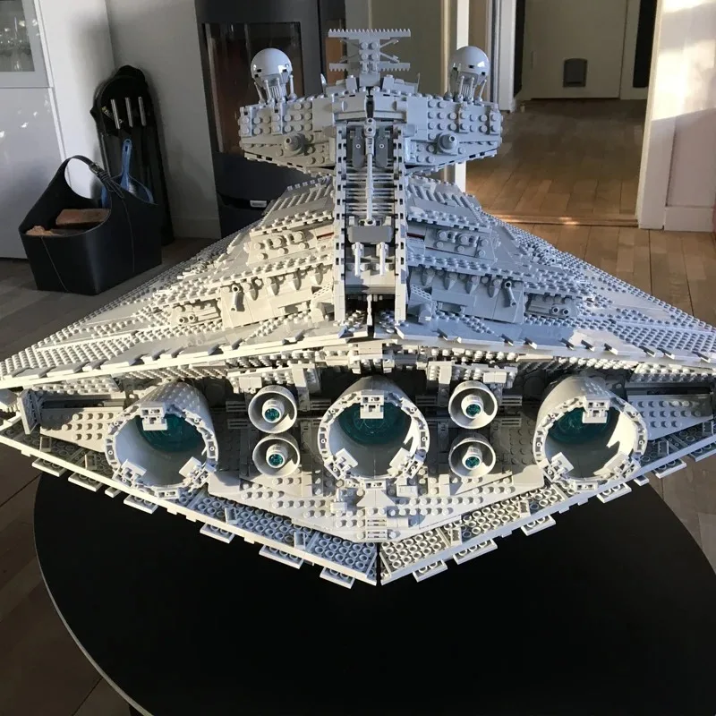 تجميع ديكور المنزل البحرية الإمبراطورية Stormtrooper ستار المدمرة المجرة الإمبراطورية ستار كروزر ستارفايتر دارك فليتشيب 75252