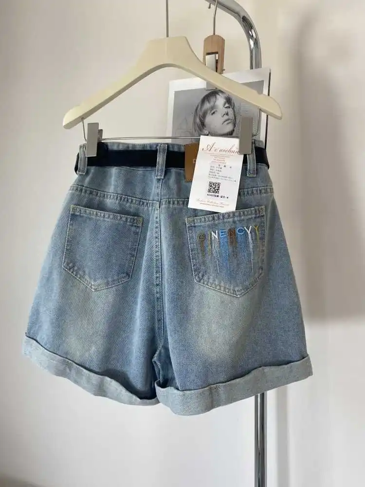 Pantalones cortos de mezclilla bordados con letras de verano, bordes enrollados, cremalleras, pantalones vaqueros cortos para mujer, pantalones cortos de mezclilla femeninos versátiles básicos de moda informal