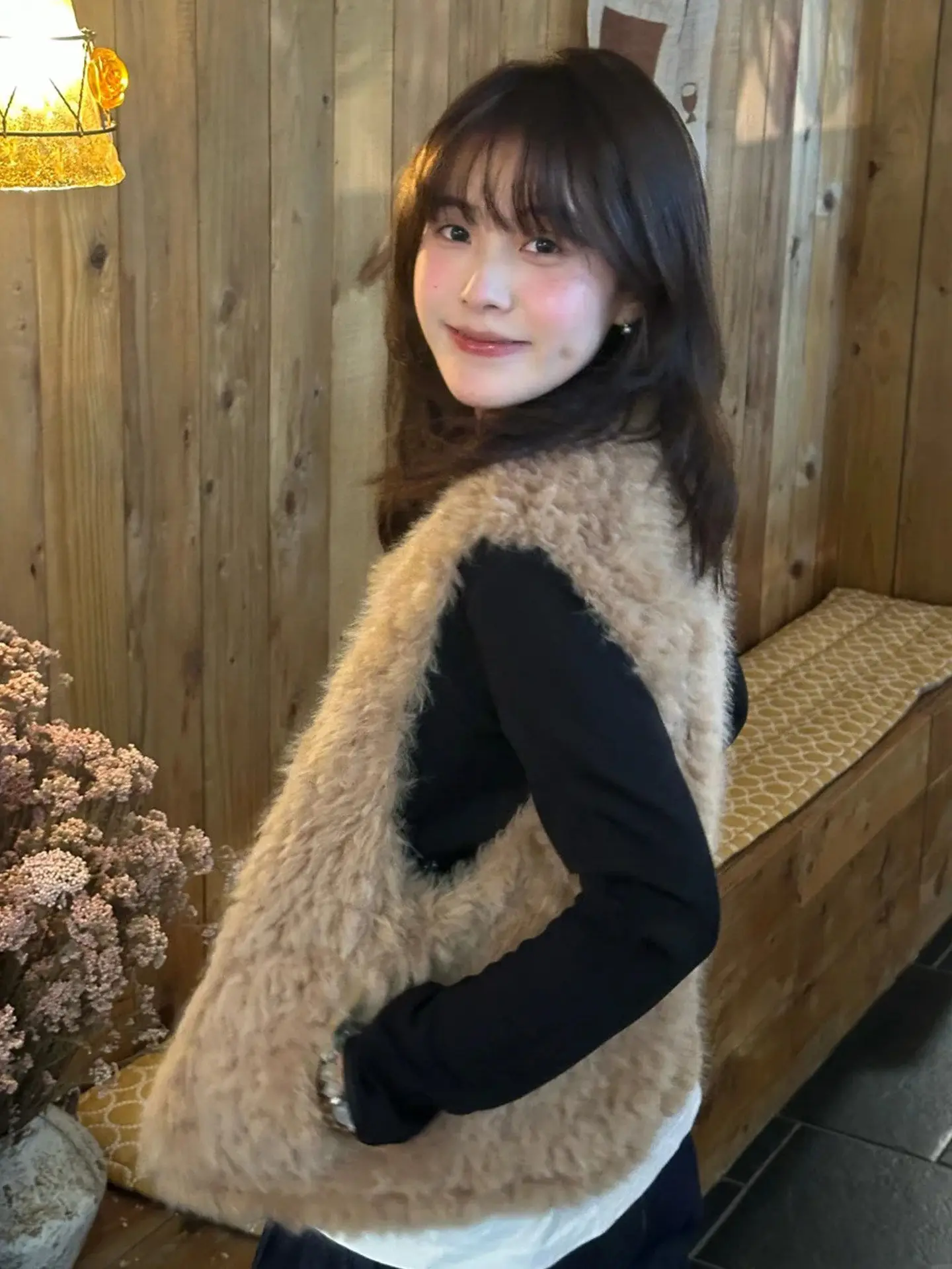 レトロアメリカンファションカジュアルスウェットファーベスト女性の秋冬レザーファーインテイテッドアウターウェアルーズトレンディトップ