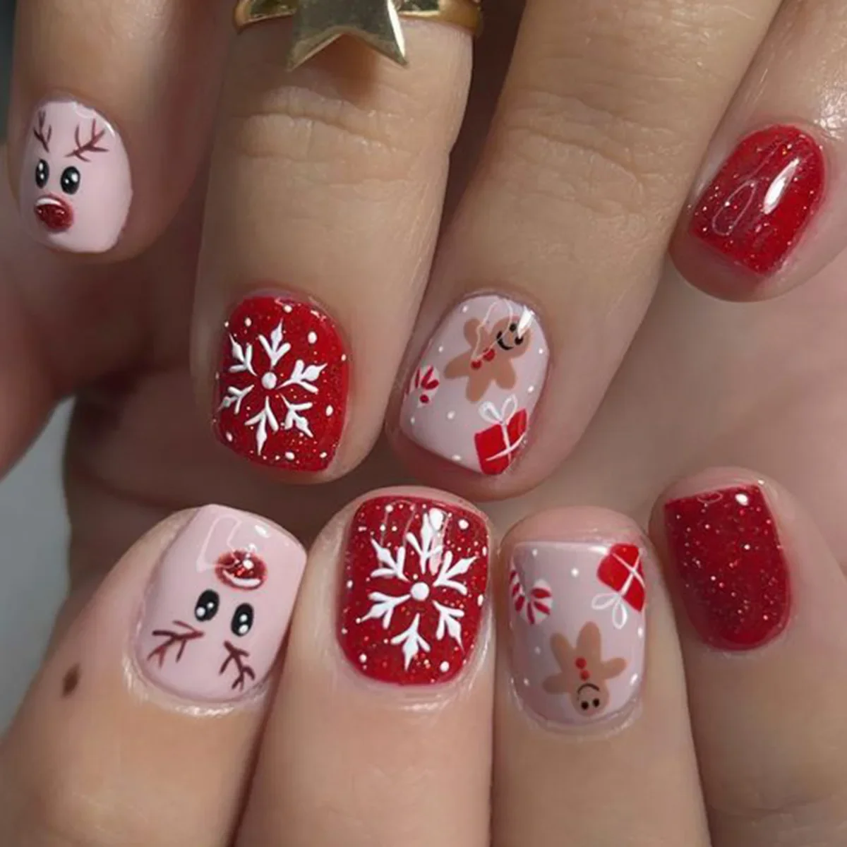 

Christmas Short Oval Press-On Nail Set Cartoon Gingerbread Man,Reindeer&Snowflake Designs for Women&Girls Holiday Nail Tips Wear