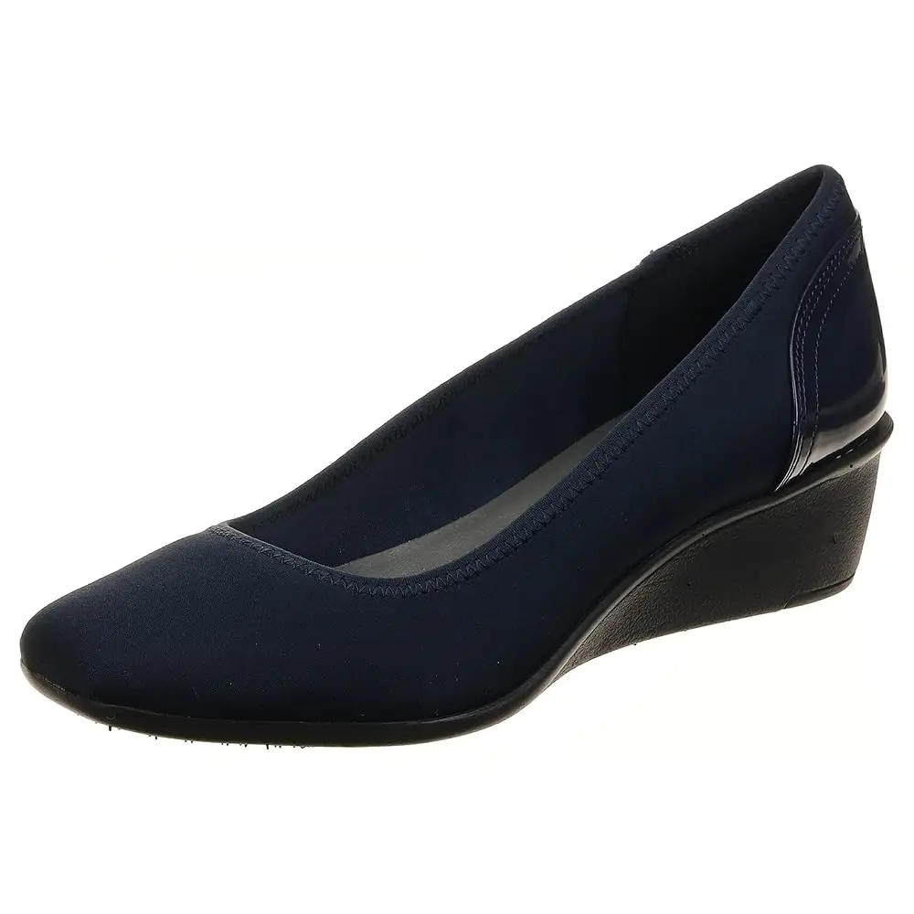 

Women's Wisher Closed Toe Comfortable Slip-On Business Casual Pump