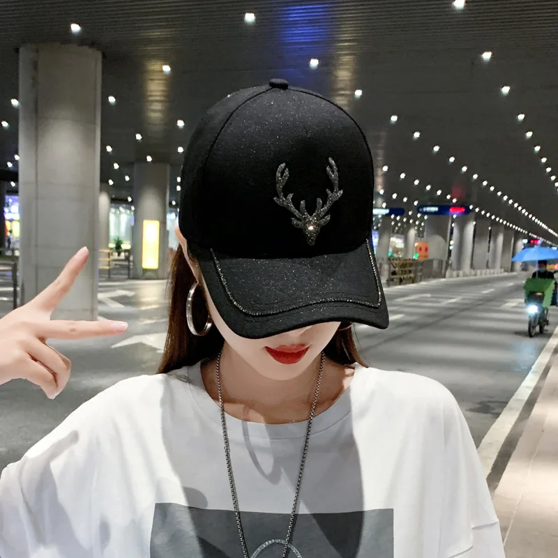 

Men's and Women's Fashion Rhinestone Antlers Fashion Baseball Cap Sunshade Sunscreen Sun Hat Outdoor Hipster Duck Tongue Cap