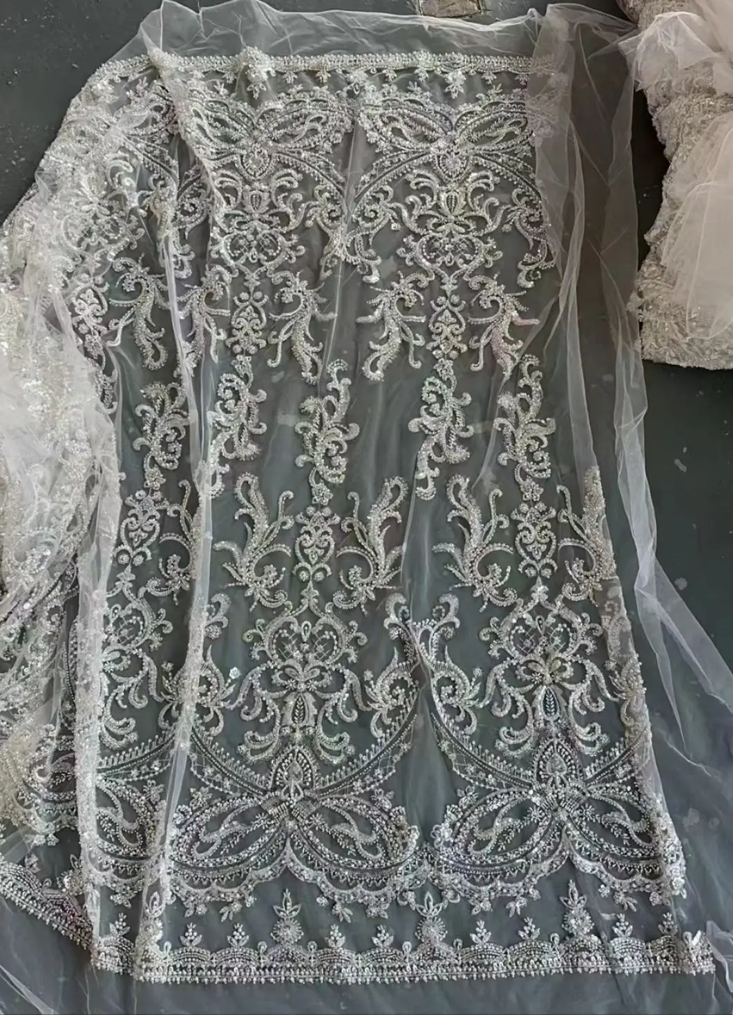 Robe de Mariée en Maille à Paillettes sur Mesure, Tissu Floral Perlé, Accessoires de Matériel Brodé