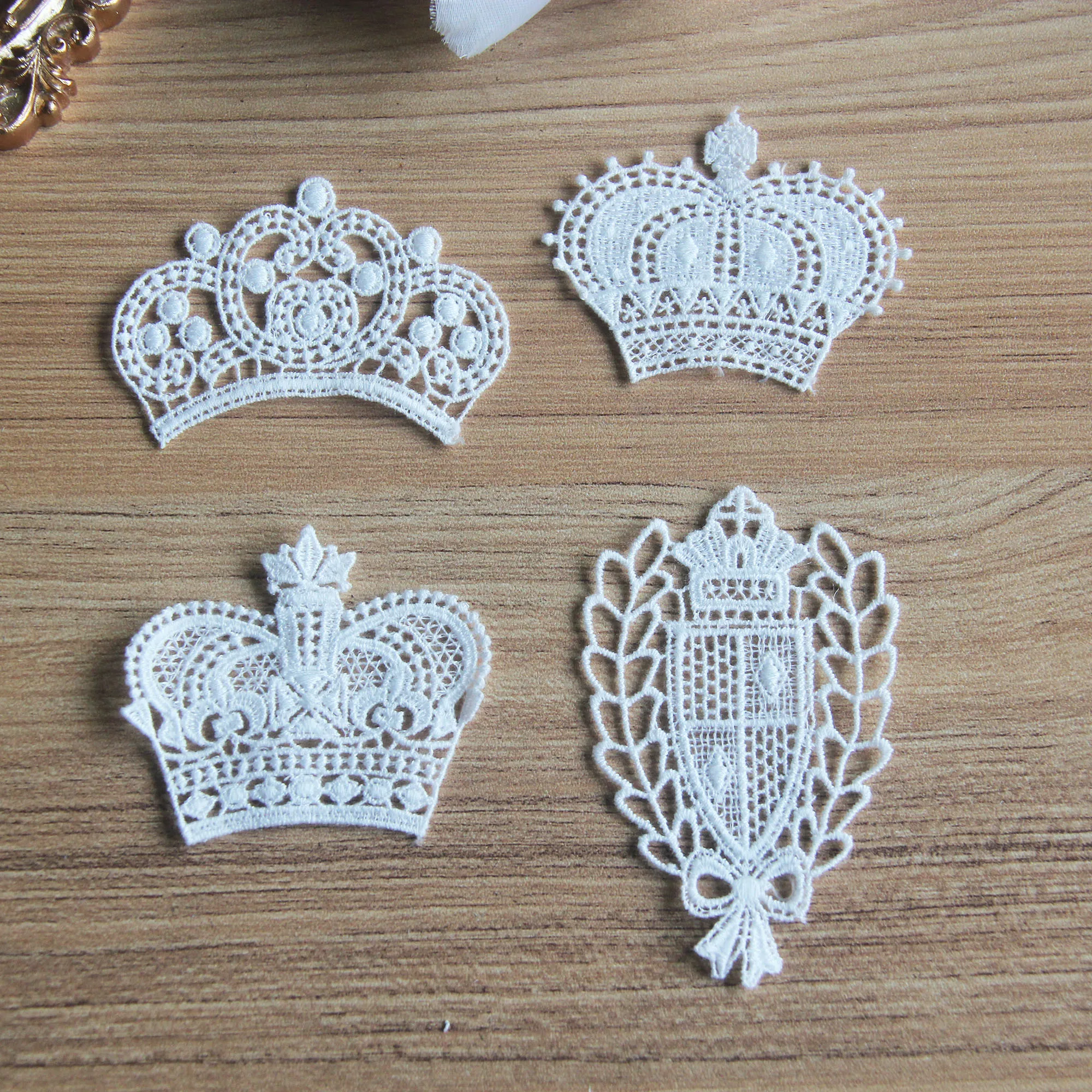 White Embroidered Lace Appliques with Palace Crown Shield Skirt Edge Decoration Clothing DIY Accessories