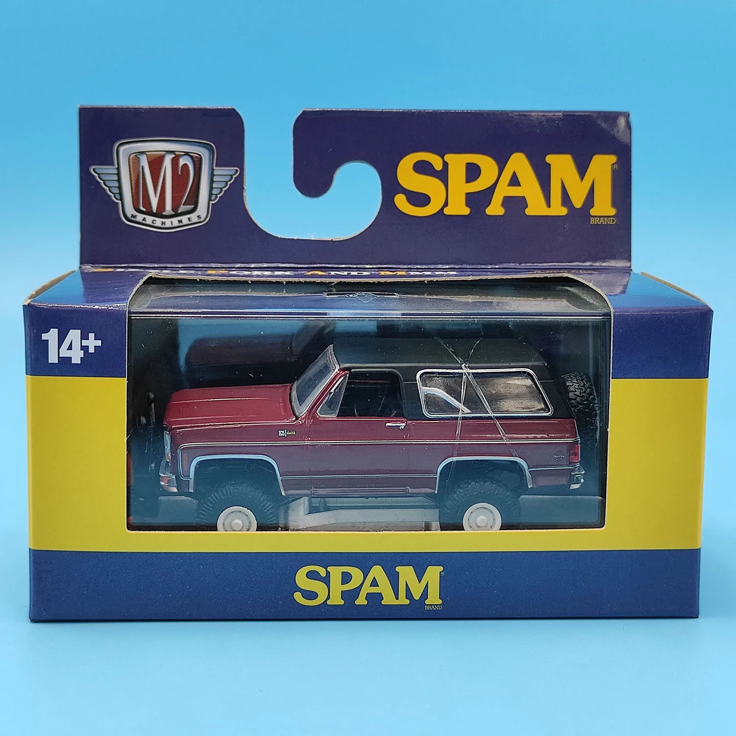 Модель автомобиля Chevrolet Blazer K5 1974 года, масштаб 1:64, литая под давлением