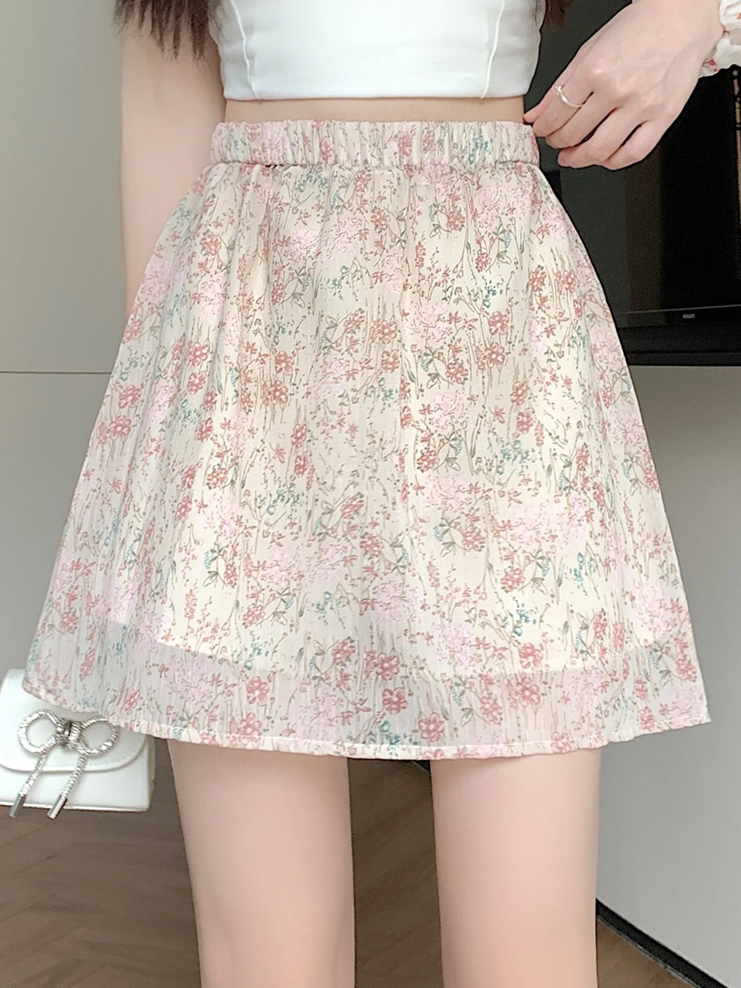 

Sweet Floral Chiffon Half Skirt Women's Summer Style High Waist Slimming Short Gored Skirt Comfortable Soft Korean Version Ci...