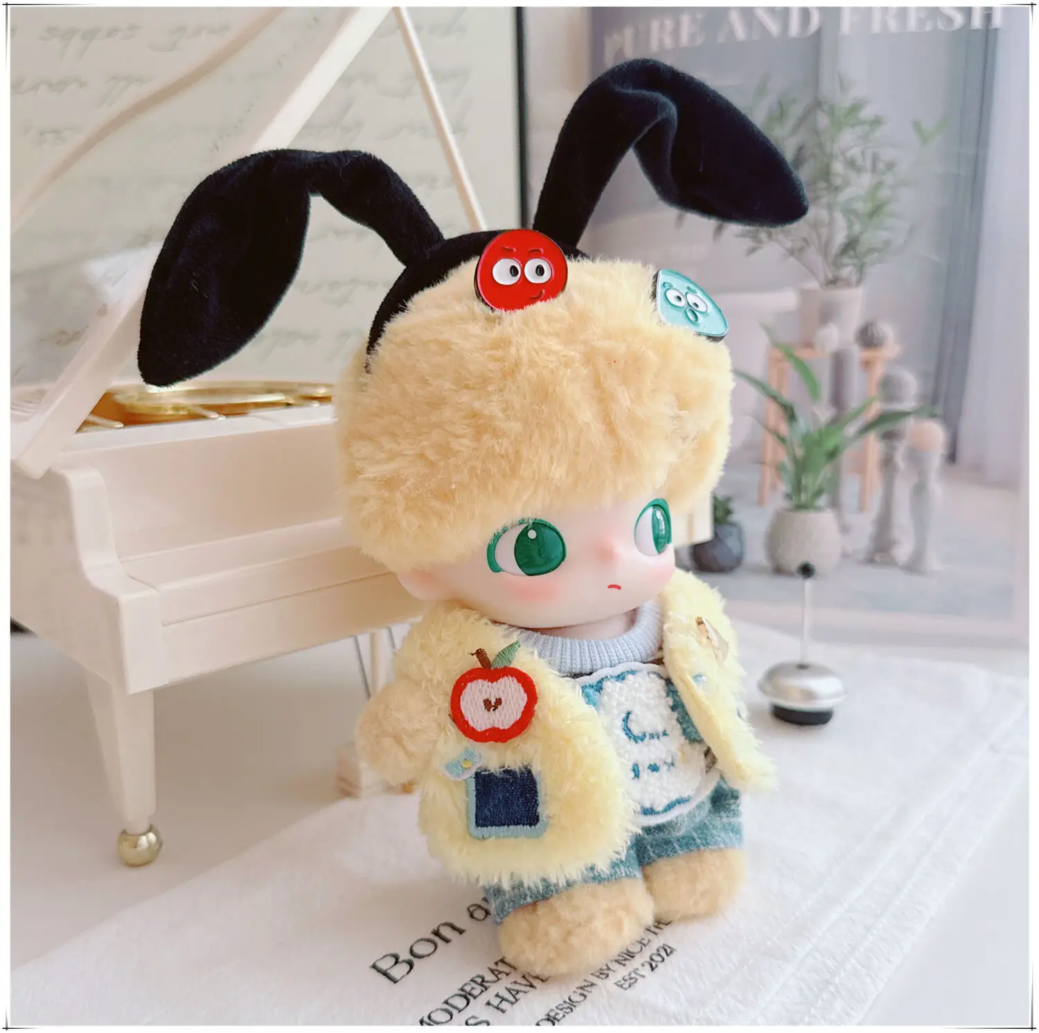 Mini ropa para muñeca Idol Kawaii, compatible con 10-17cm, abrigo amarillo esponjoso de dibujos animados, conjunto de Pin de manzana, ropa para muñeca de estrella de peluche, accesorios, Juguetes