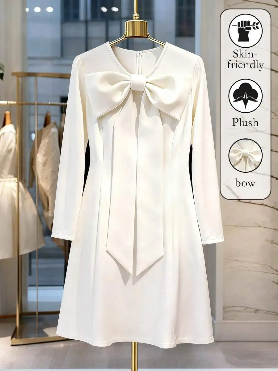 

Elegant White Bow Detail A-Line Dress with Zipper Closure