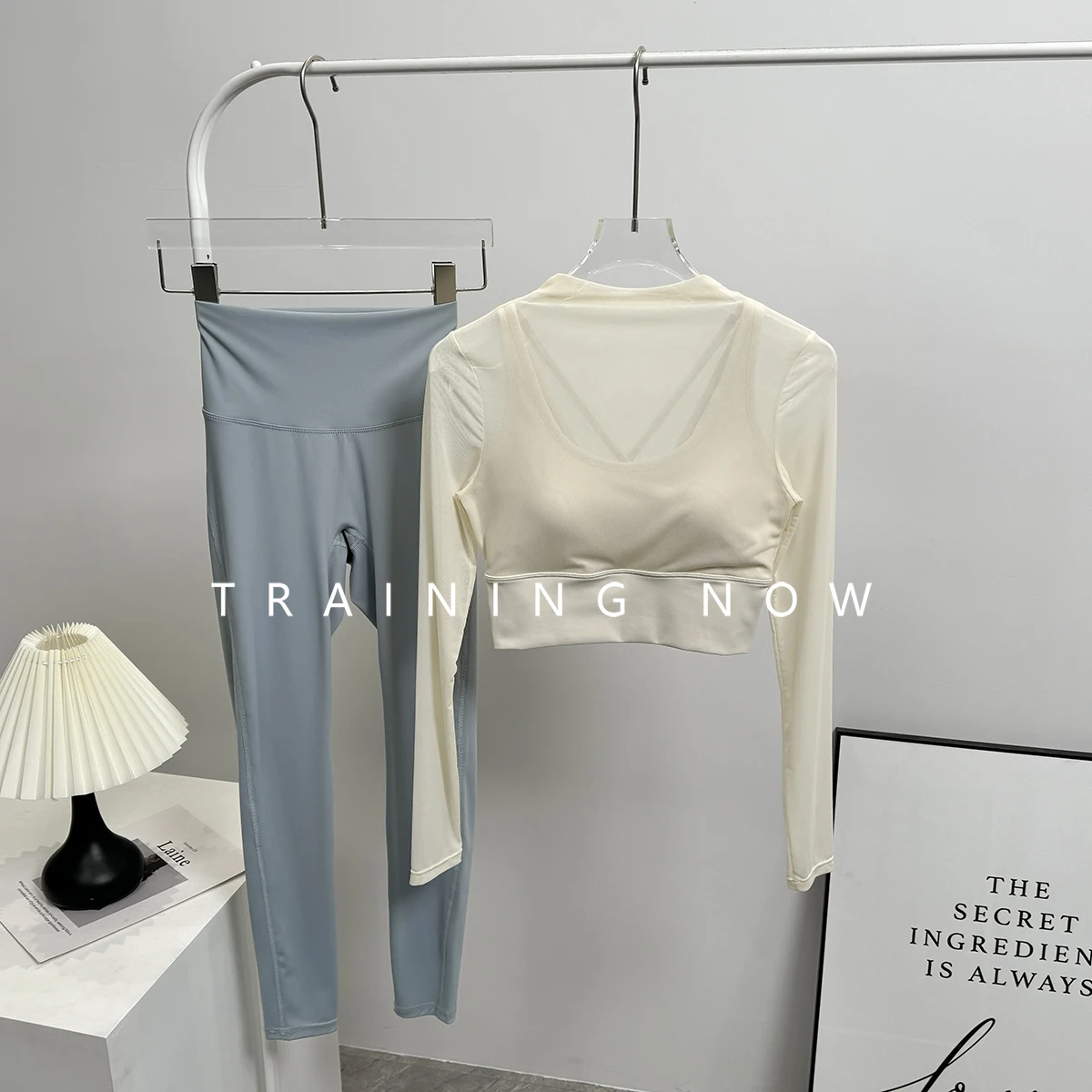 

Sports suit for women with chest pads for autumn tight slimming Pilates yoga suit high waist hip lifting running fitness