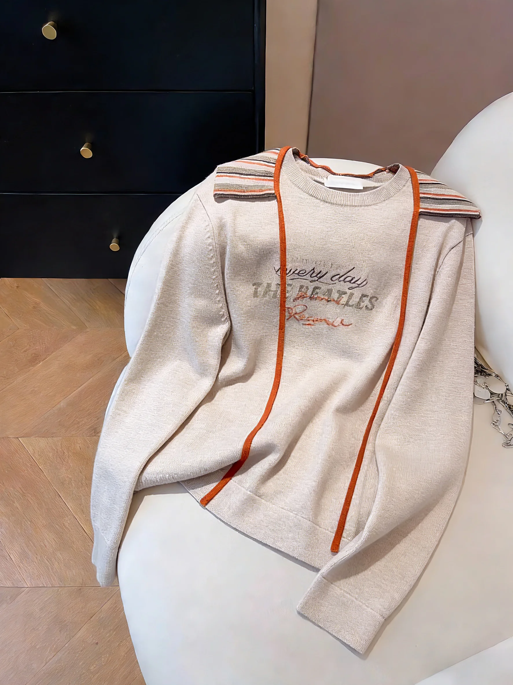 

Корейский ретро-свитер с вышивкой и вставками, длинный рукав, вязаный, модный тренд весна-осень, универсальный топ для похудения