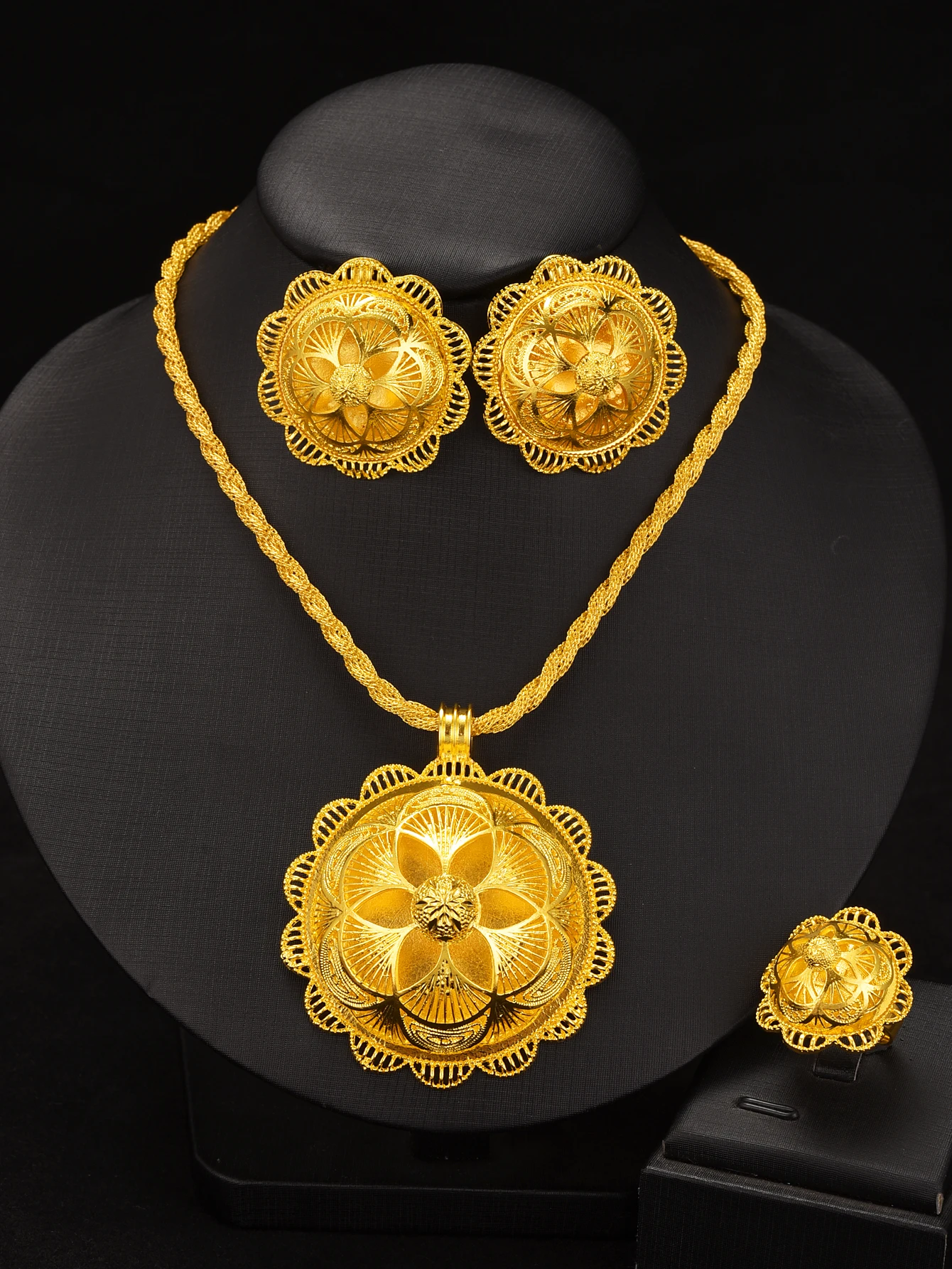 NEW Pop Ethiopian Golden Color Hollow-out Flower Pendant Earrings Ring Sets For Women African Bridal Dubai Wedding Jewelry Set