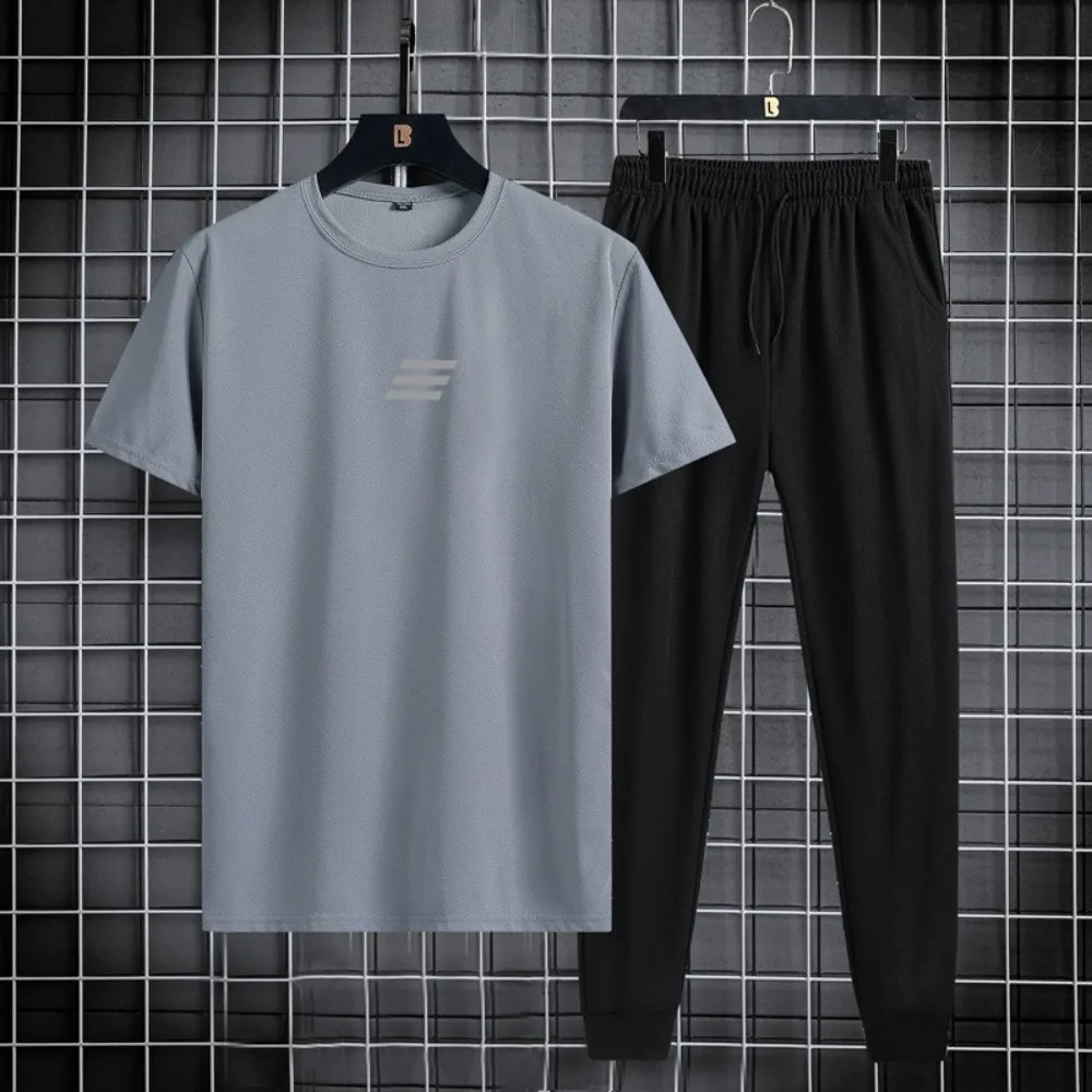 

American men's summer minimalist striped print breathable and comfortable round neck T-shirt and pants set outdoor casual set