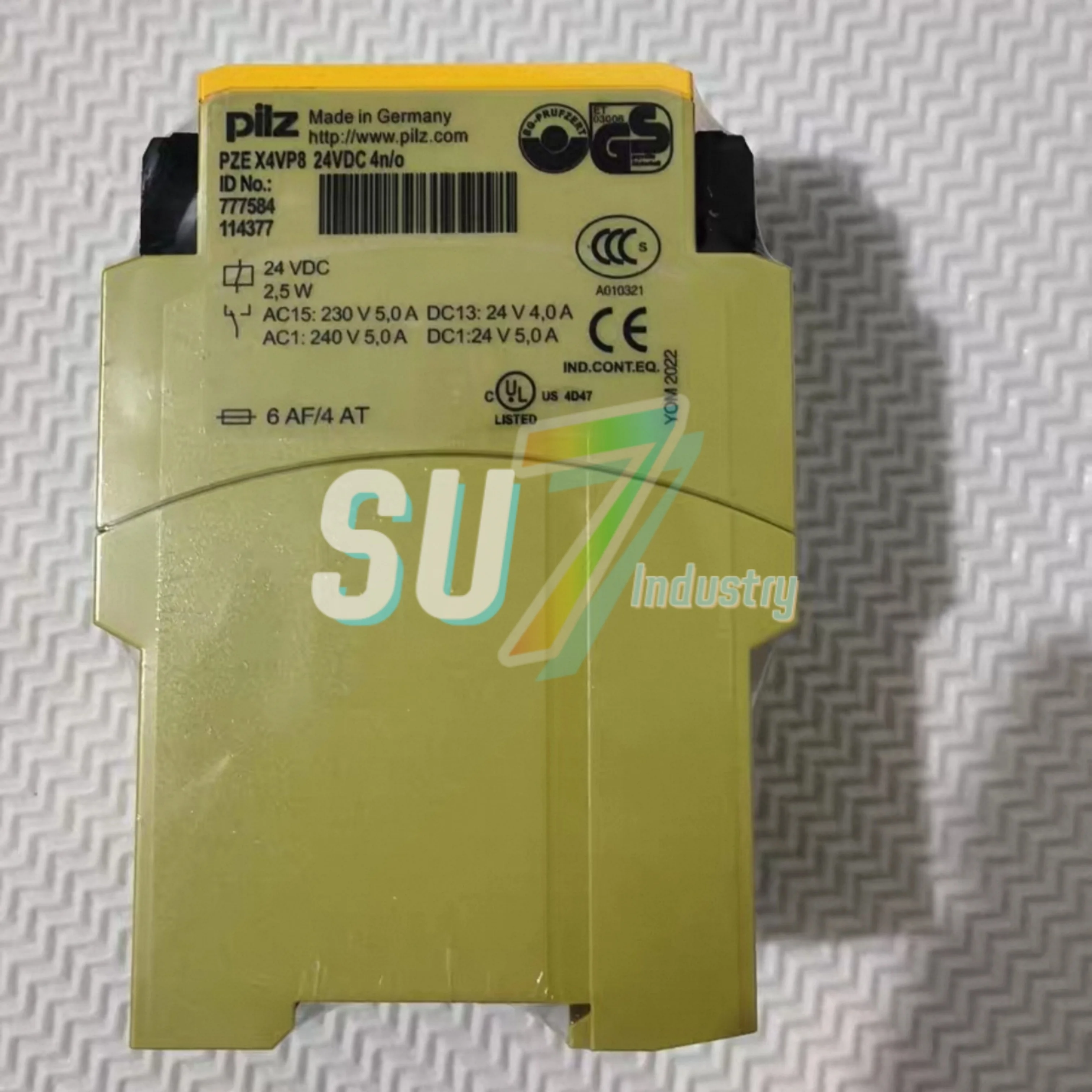 Safety relay  777584 PZE X4VP8 777585 PZE X4P 777586 PZE X4VP4 777587 PZE X4.1P 777588 PZE X4.1P new in box