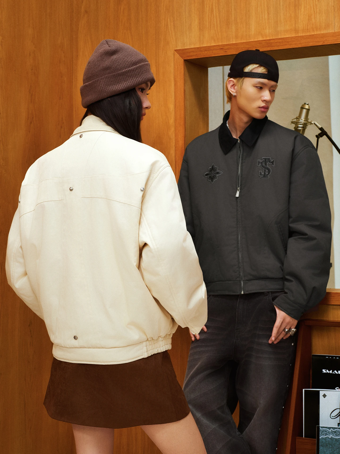 

Куртка STK SmallTownKid в стиле ретро, американская, хлопковая, с вышивкой, кожаной нашивкой, молнией, отложным воротником, заклепками, молодежная, повседневная, с длинными рукавами